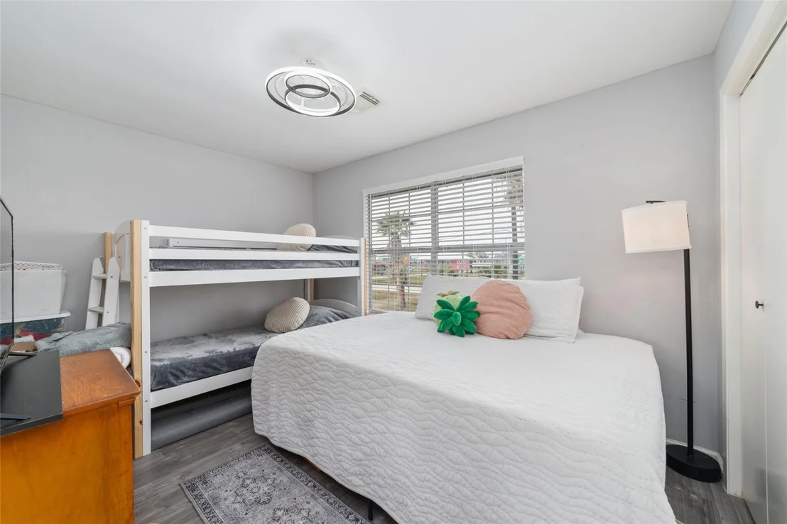 Photo of 610 Seashell Drive