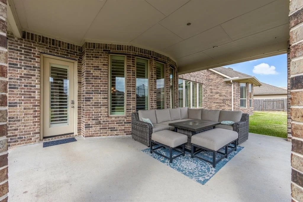 Photo of 16906 Amaryllis Red Trail