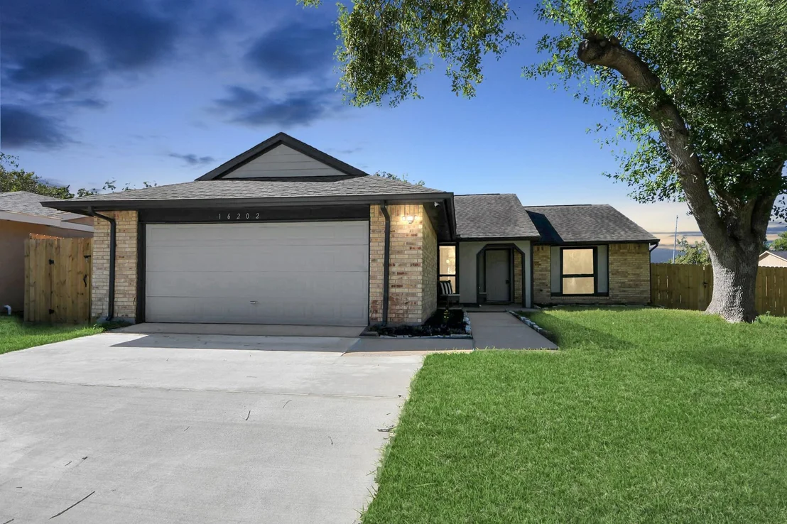 Photo of 16202 Bowridge Lane