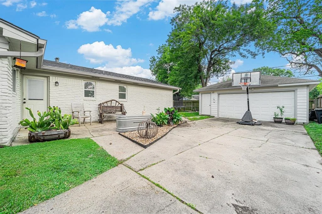 Photo of 1109 Helen Drive
