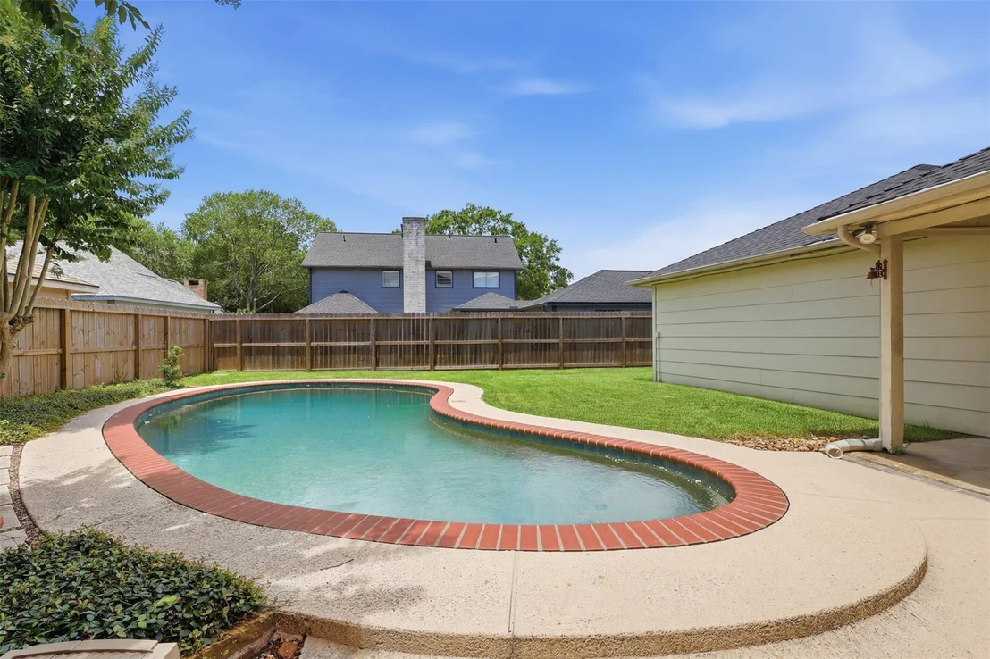 Photo of 19803 Oak Briar Drive