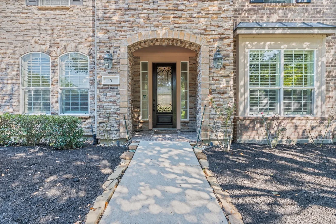 Photo of 7 N Beech Springs Circle