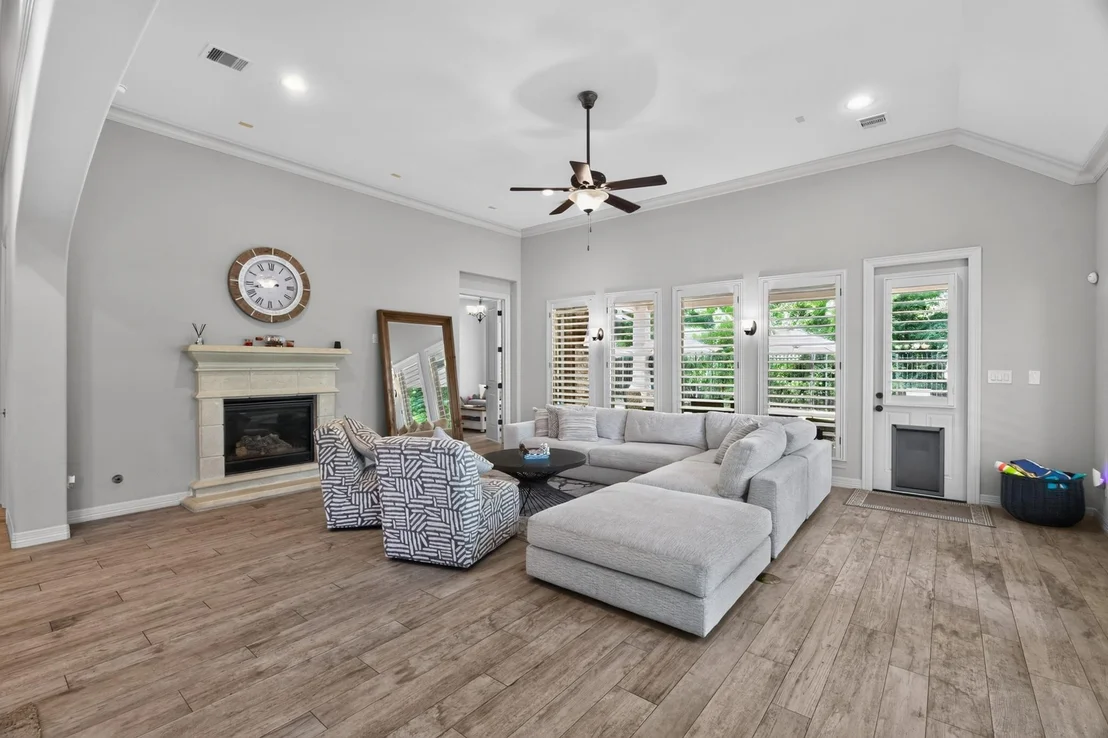 Photo of 31 Woodglade Way