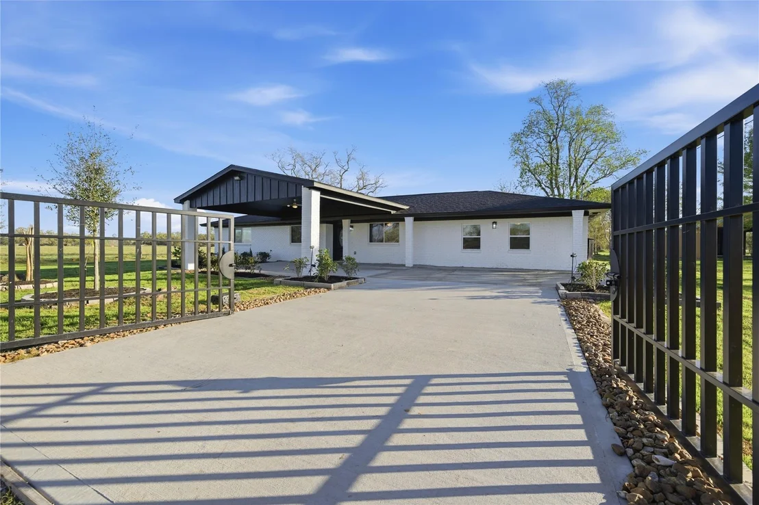 Photo of 6623 County Road 4