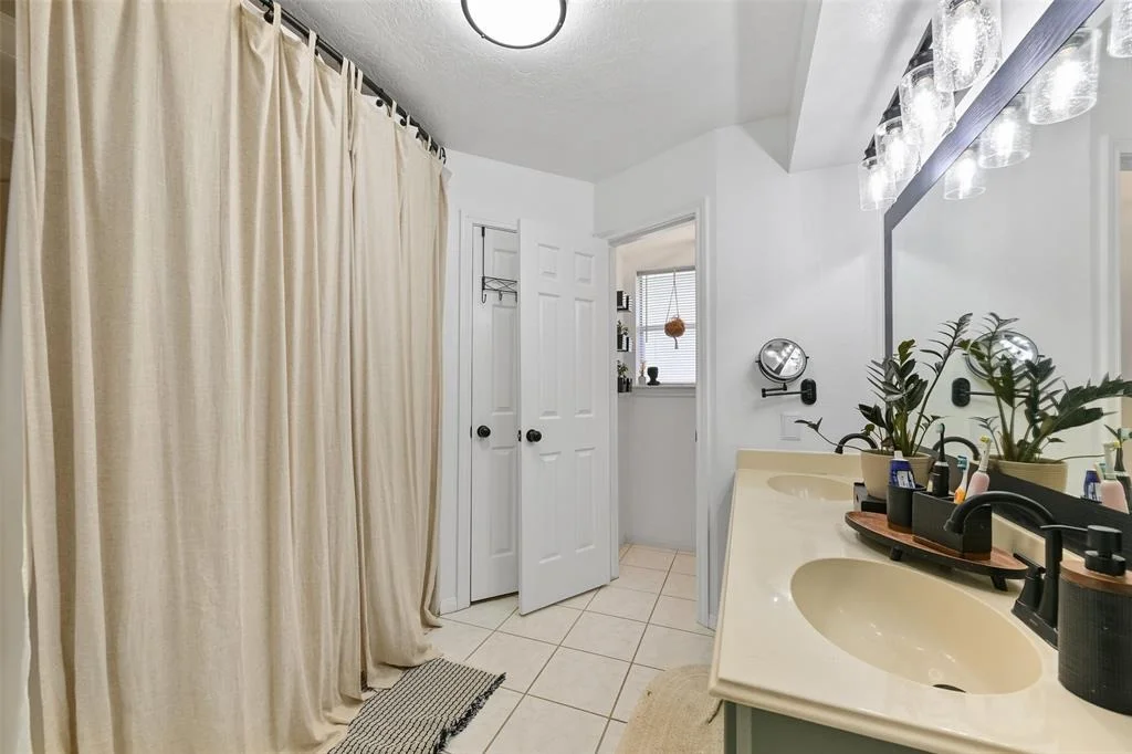 Photo of 16706 Bear Bayou Drive