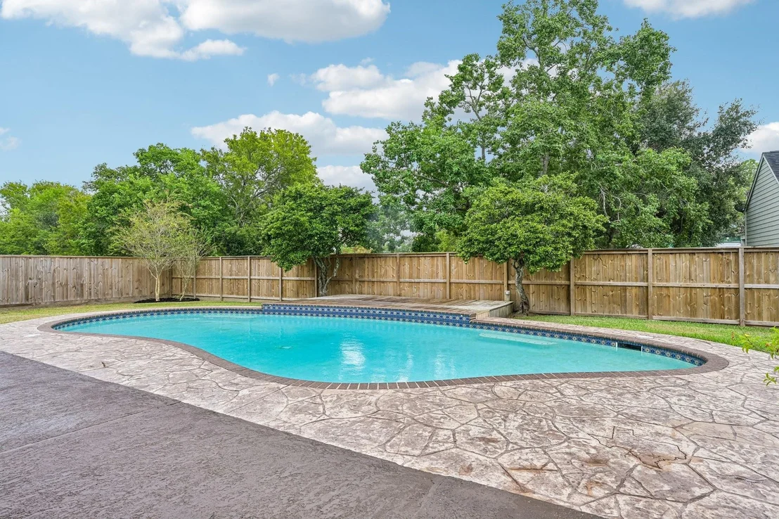 Photo of 2535 Cliff Drive