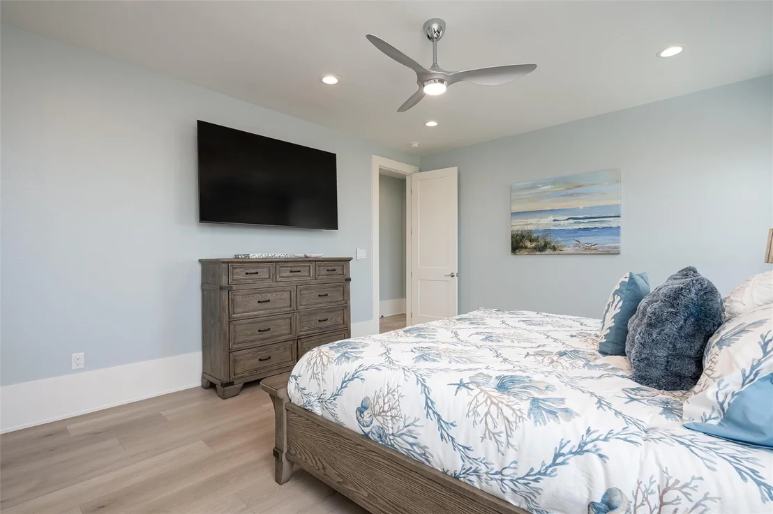 Photo of 2425 Audubon Avenue