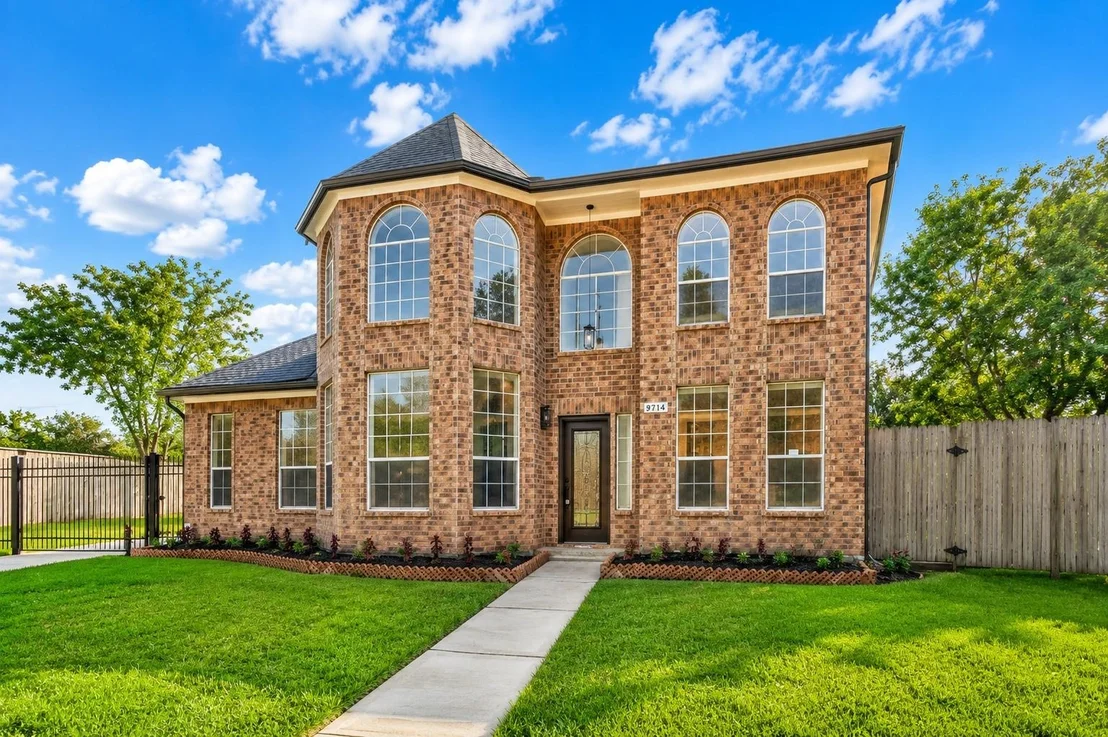 Photo of 9714 Broadley Drive
