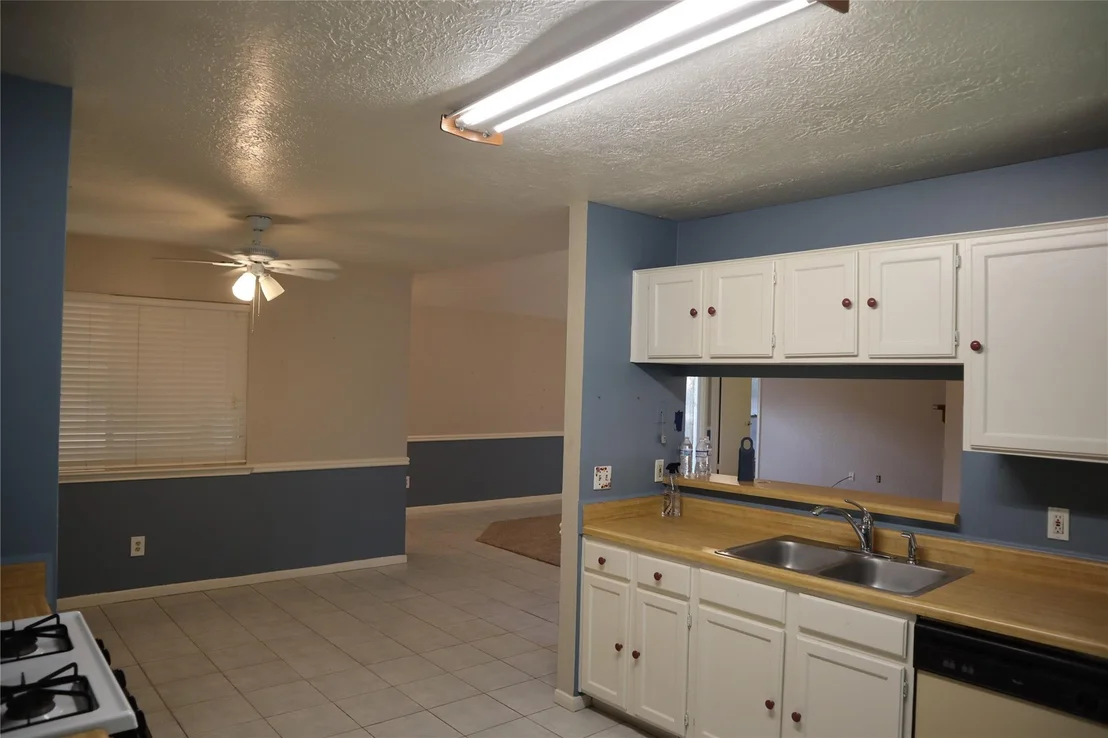 Photo of 2931 Walnut Springs Drive