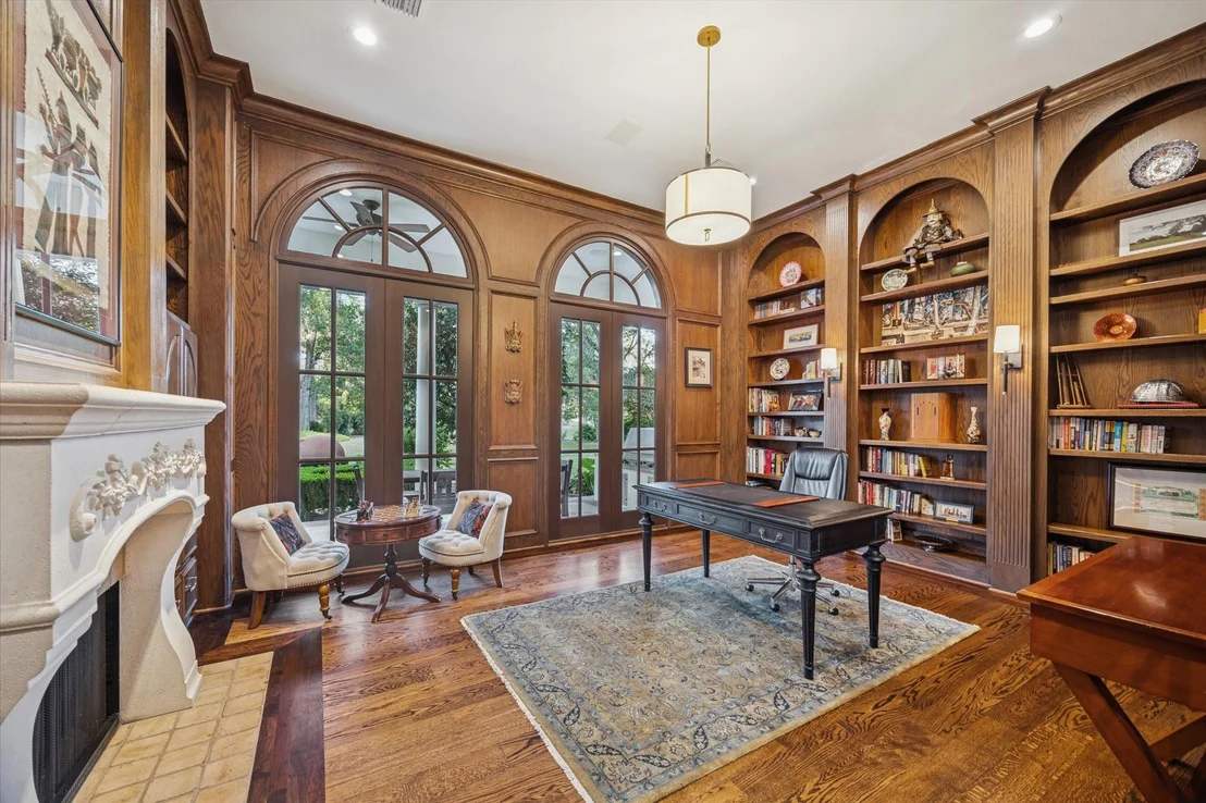 Photo of 47 N Regent Oak