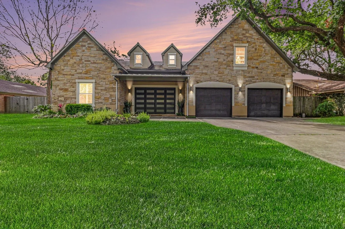 Photo of 9507 Meadowglen Lane
