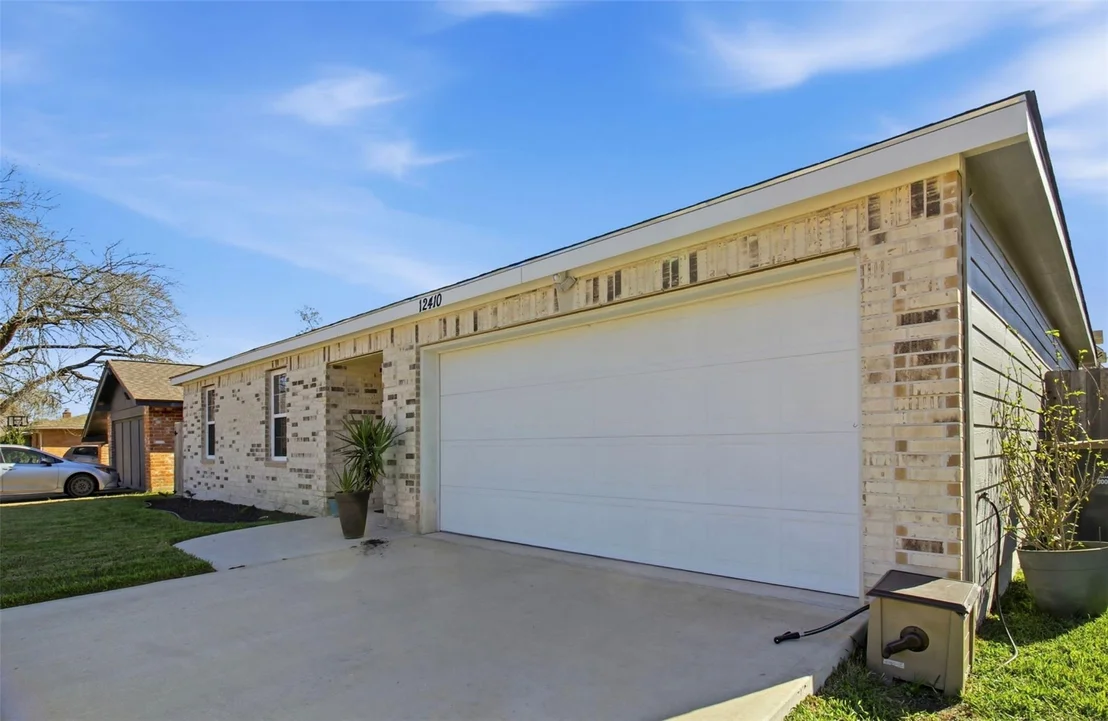Photo of 12410 Drifting Winds Drive
