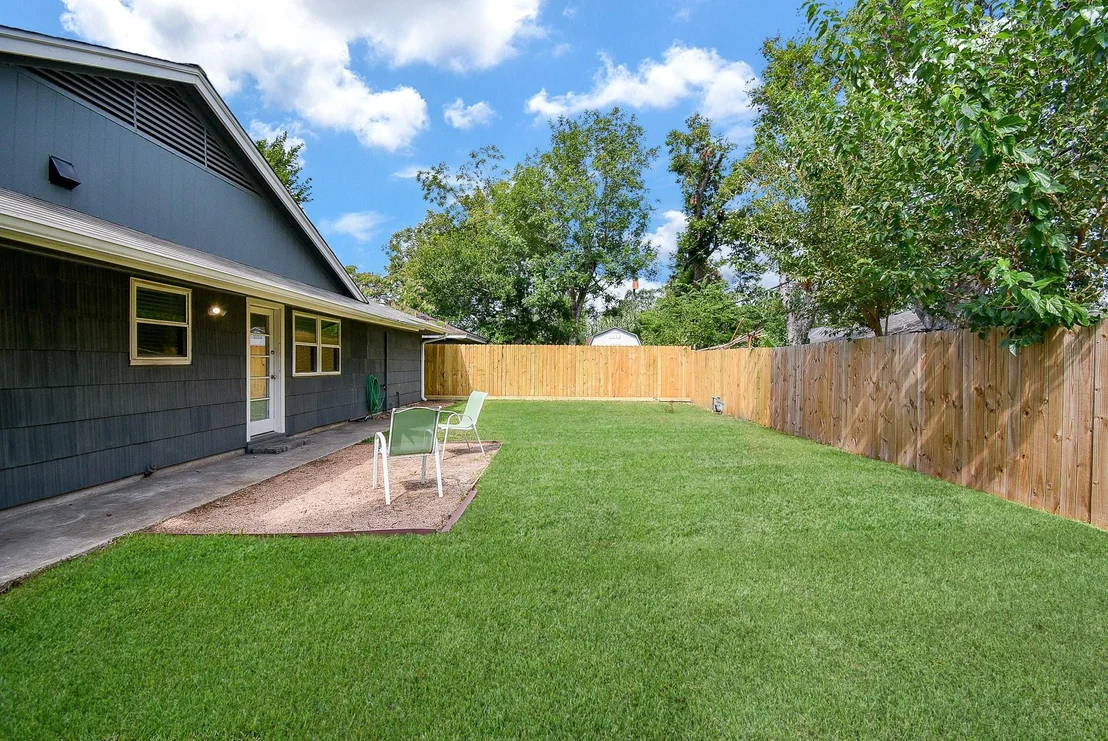 Photo of 7926 Ridgeview Drive