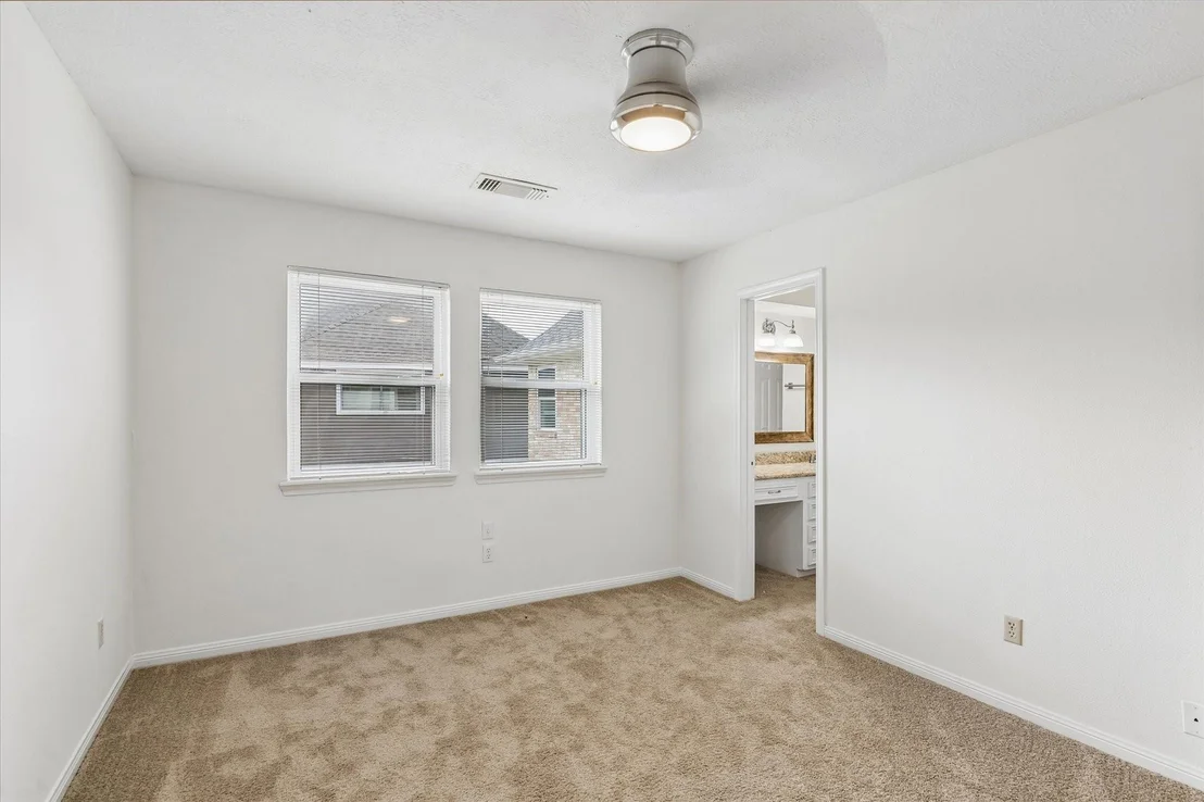 Photo of 17902 Fernbluff Drive