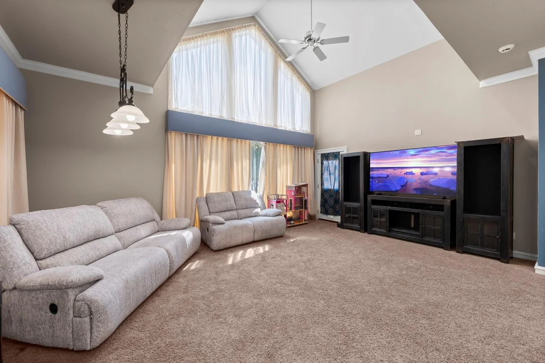 Photo of 40 La Jolla Circle