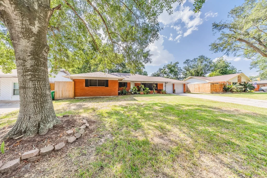 Photo of 1900 Clayton Drive
