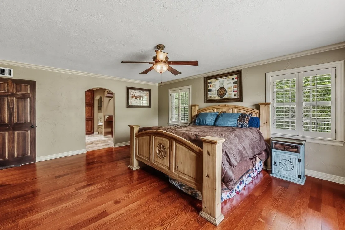 Photo of 1100 Broadmoor Drive