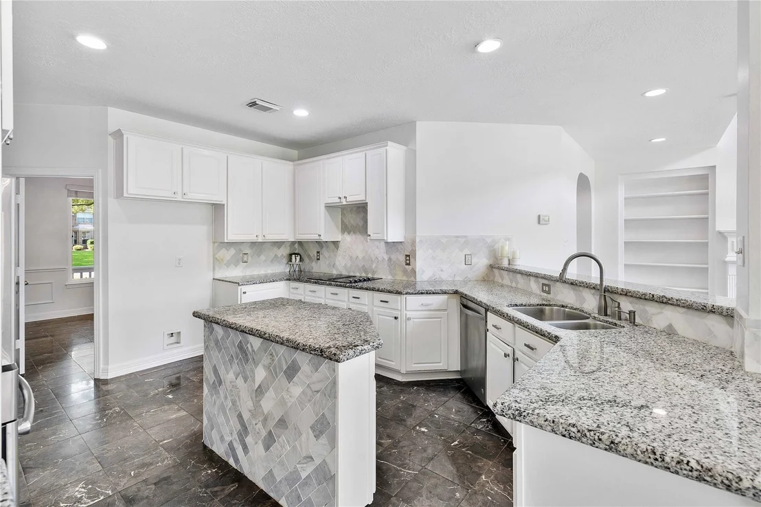 Photo of 17802 White Oak Hill