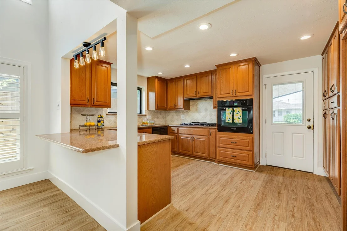 Photo of 8 Lyncrest Drive