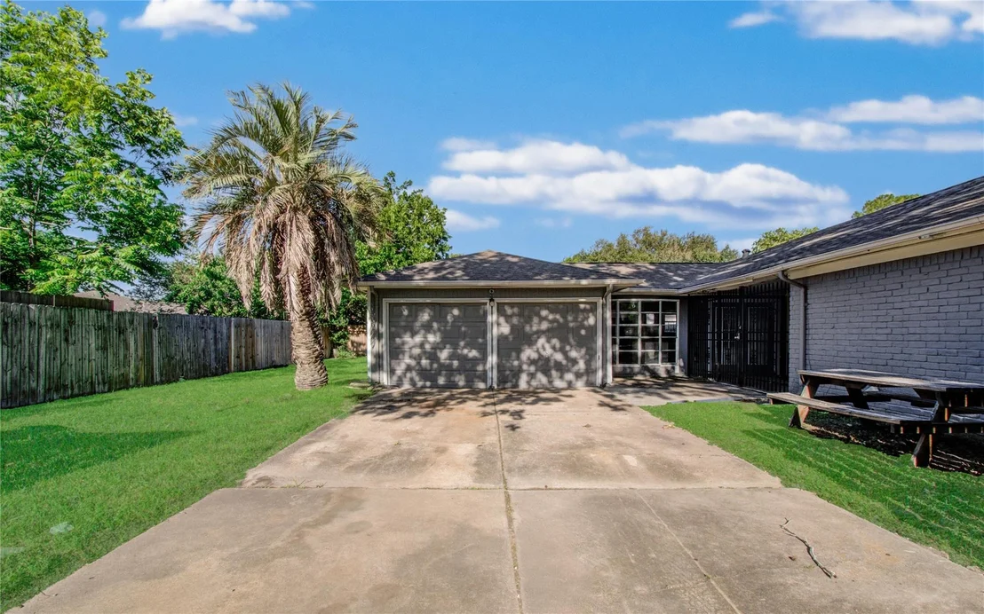 Photo of 9430 Claridge Drive