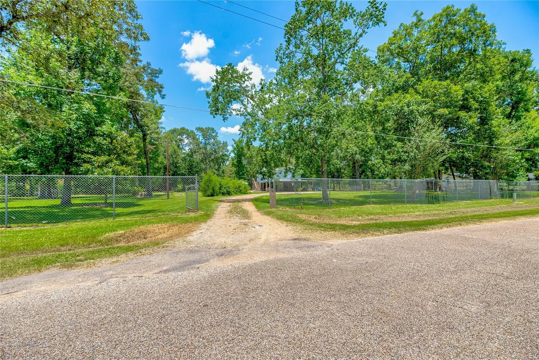 Photo of 445 County Road 3183 Road
