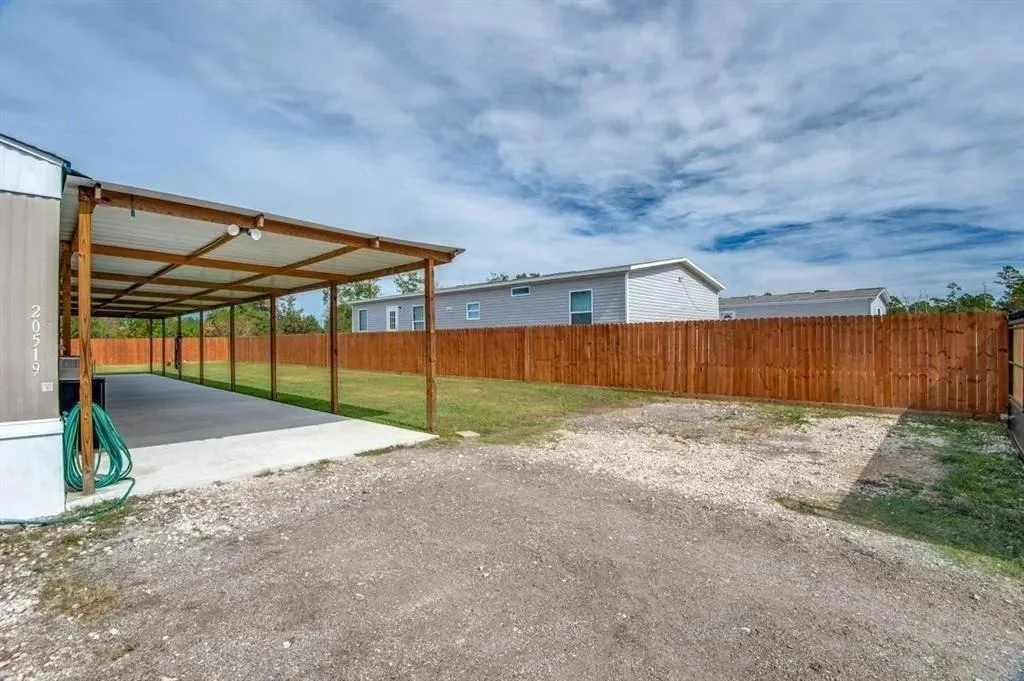 Photo of 505 Road 5202