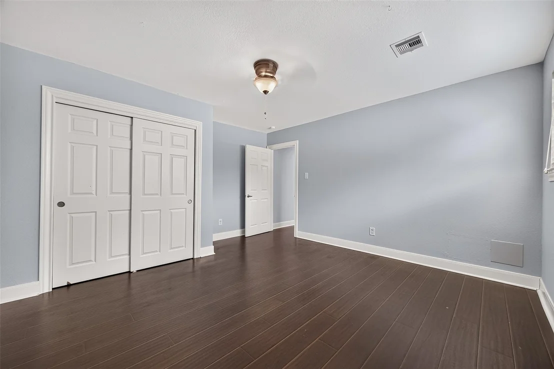 Photo of 11126 Cedarhurst Drive