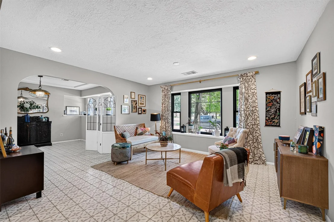 Photo of 4114 Willow Hill Drive
