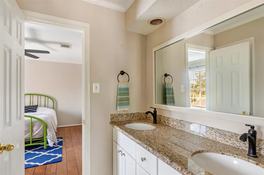 Photo of 15615 Wildwood Run