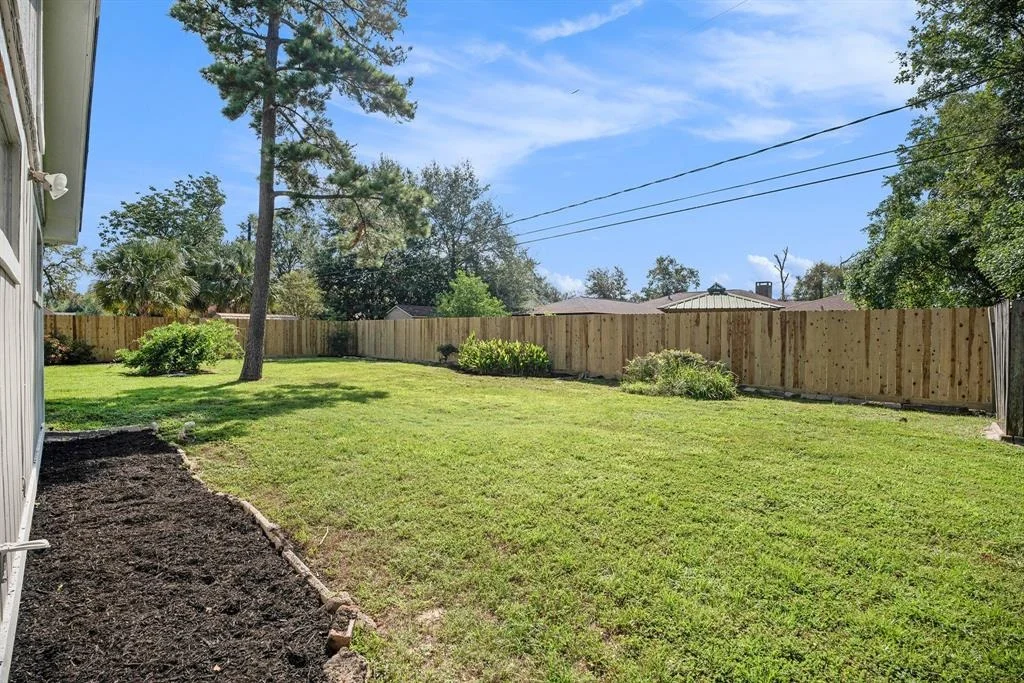 Photo of 223 Pin Oak Drive