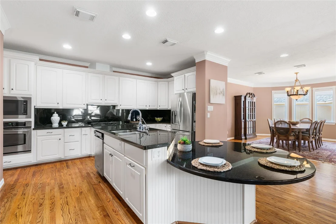 Photo of 5442 Lakeshore Drive