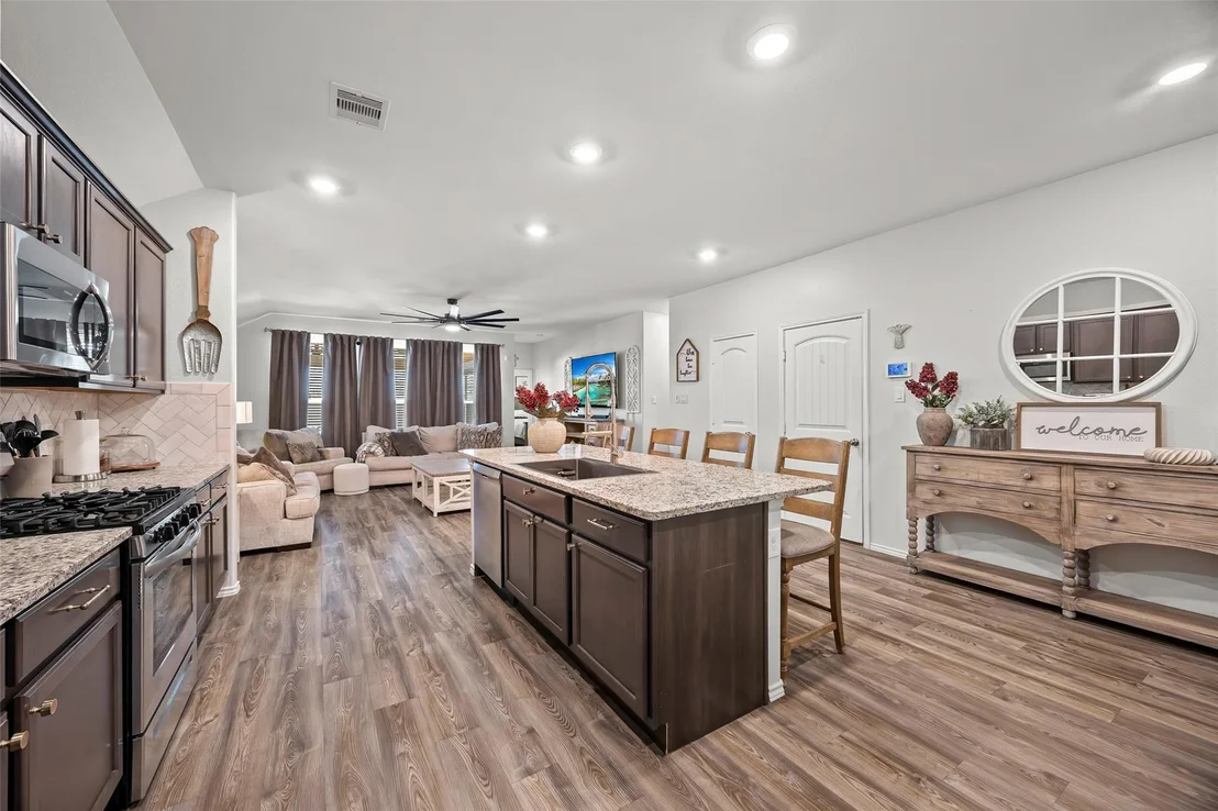 Photo of 16010 Dockside Street