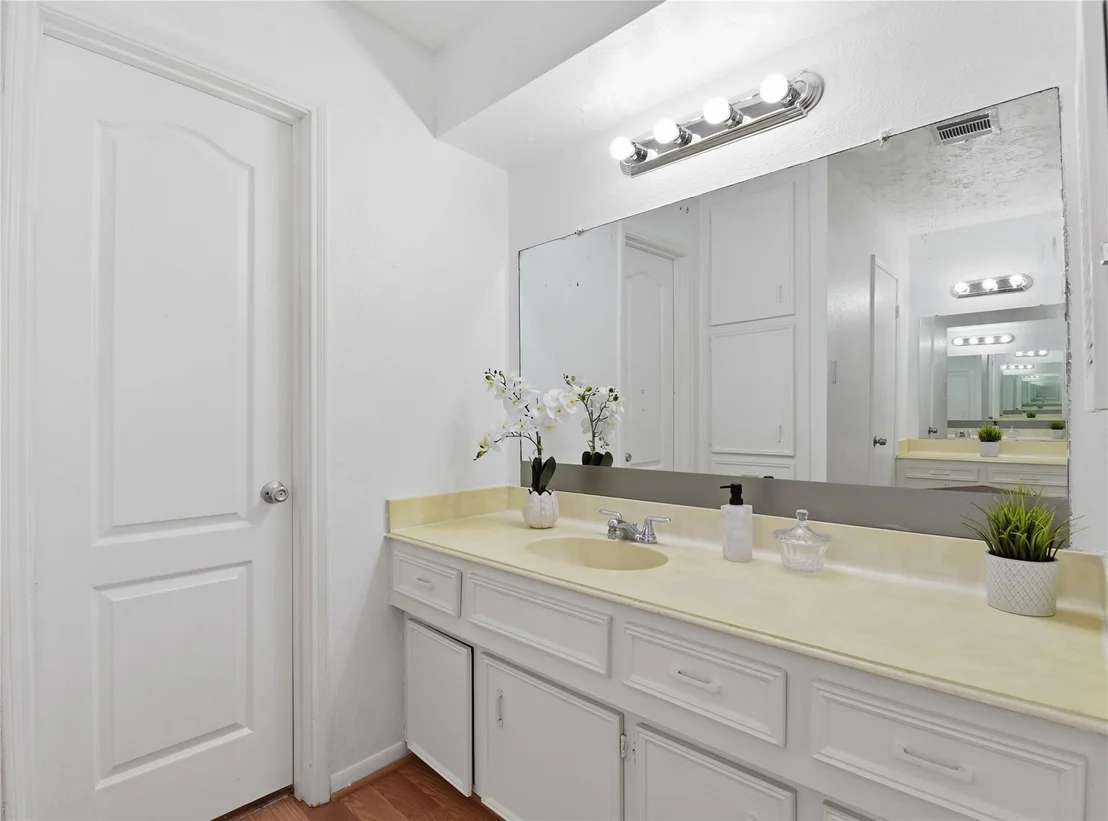 Photo of 9211 Benning Drive