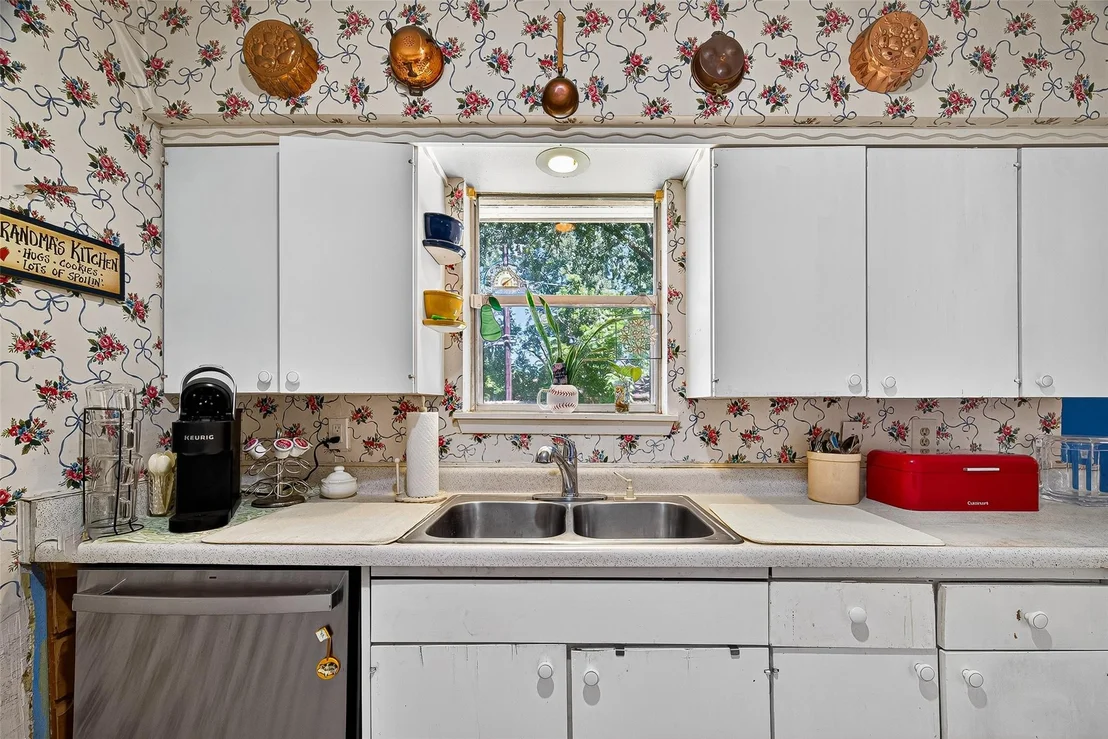 Photo of 6014 Dawnridge Drive