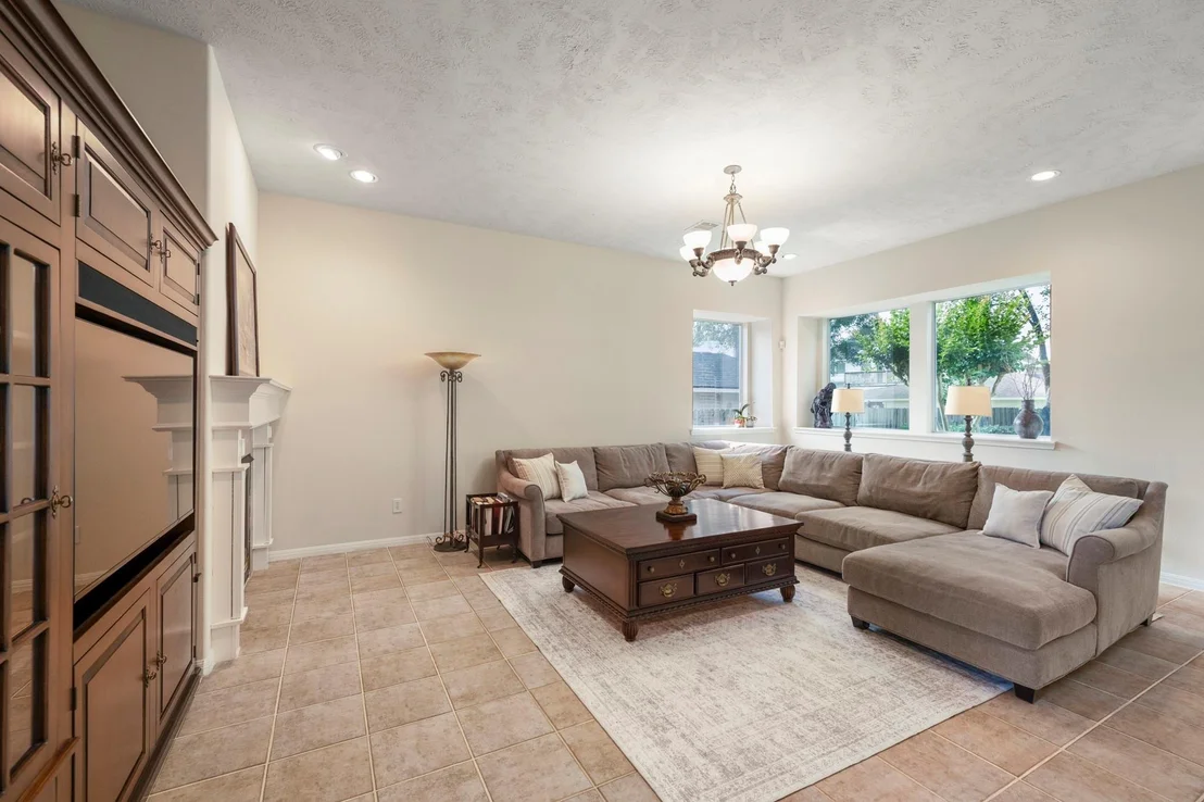Photo of 6615 Haughton Drive