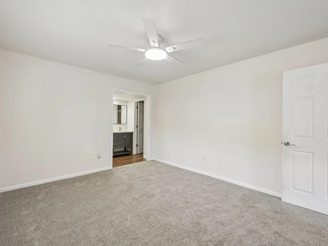 Photo of 7110 Log View Drive