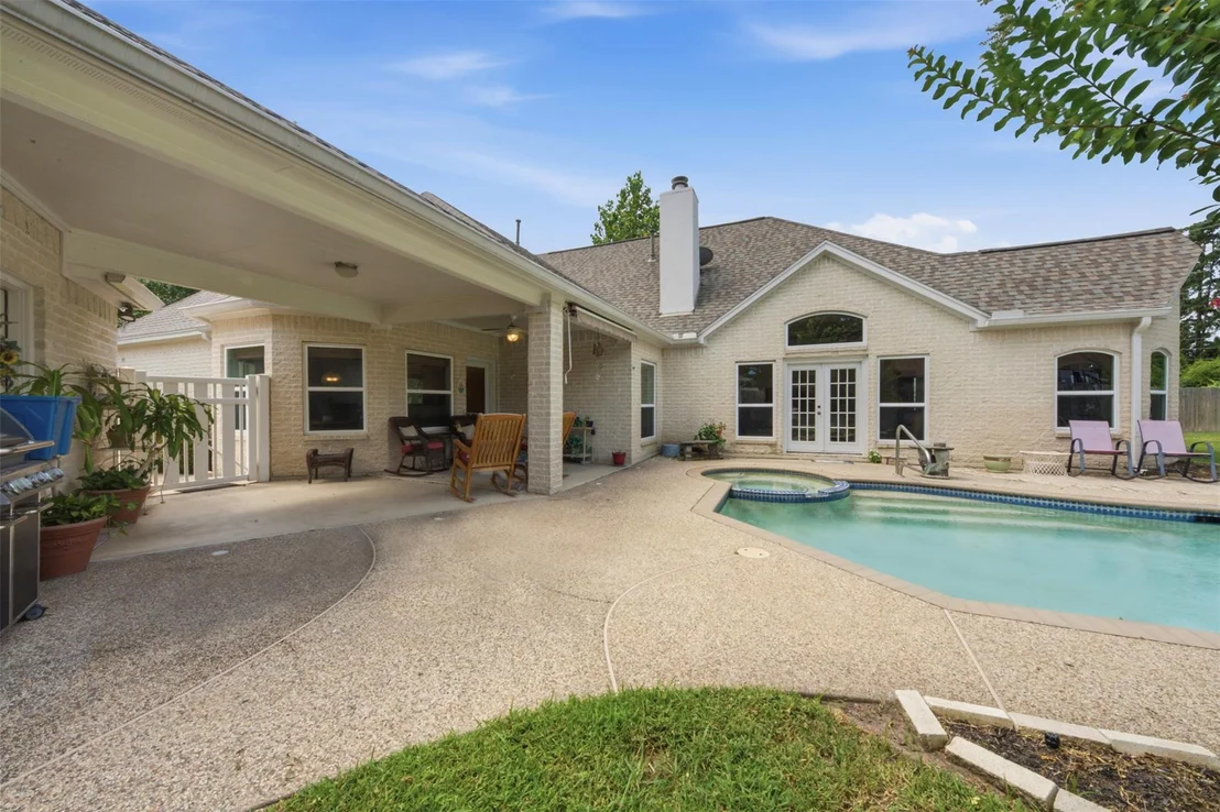 Photo of 7114 Centre Oaks Drive