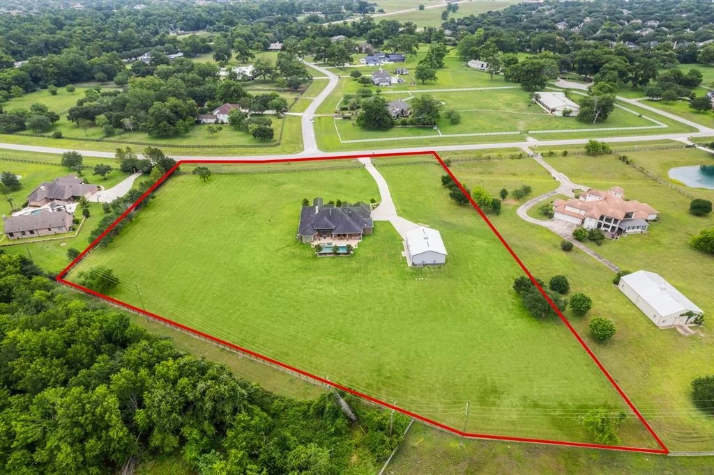 Photo of 2131 Grand River Drive