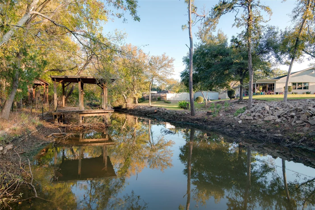 Photo of 1202 Sunset Drive
