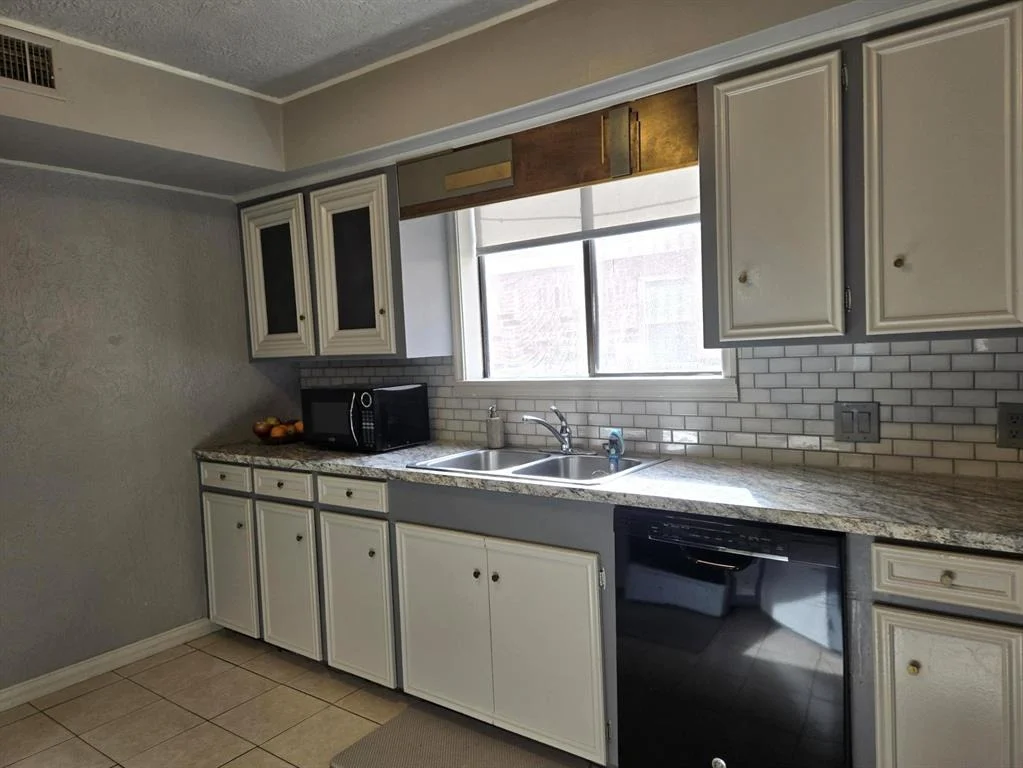 Photo of 2203 Dowling Drive