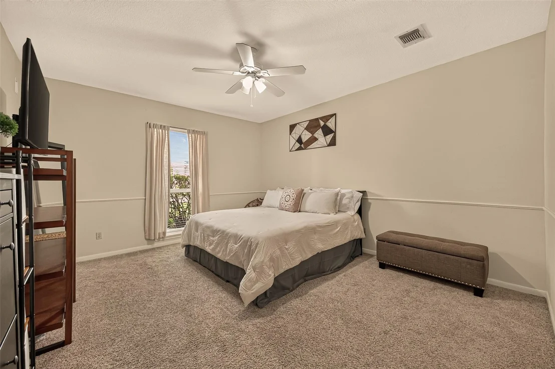 Photo of 18331 Longcliffe Drive