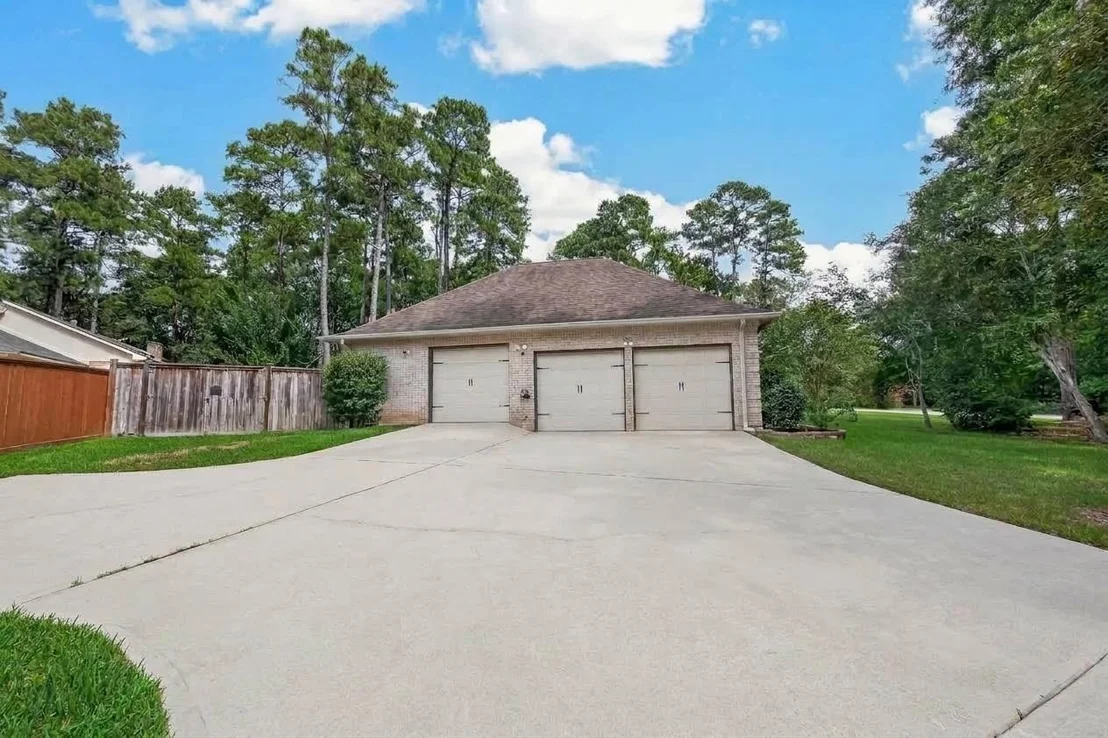 Photo of 1650 White Oak Creek Drive