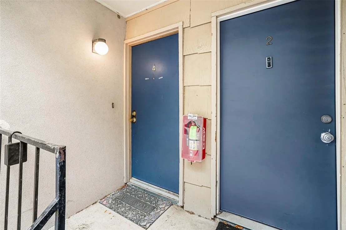 Photo of Unit 4 at 1818 Augusta Drive