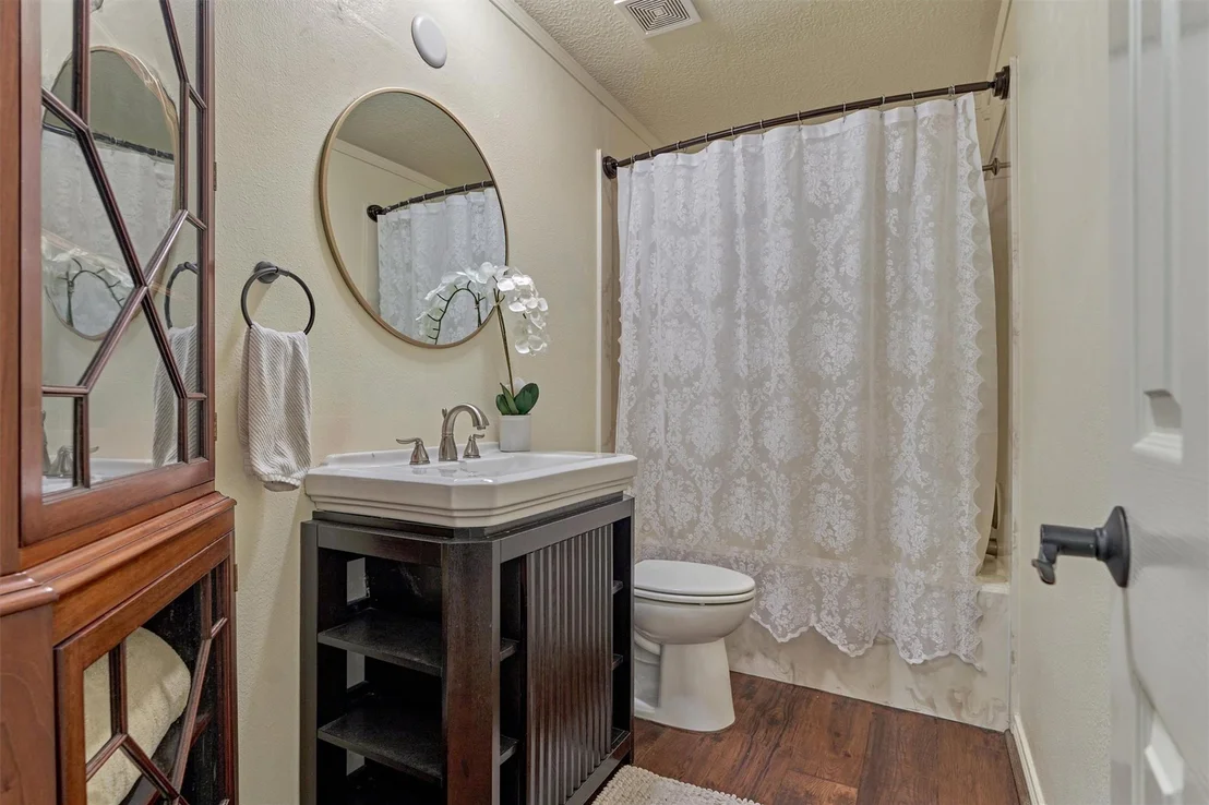 Photo of 147 Sunnyvale W