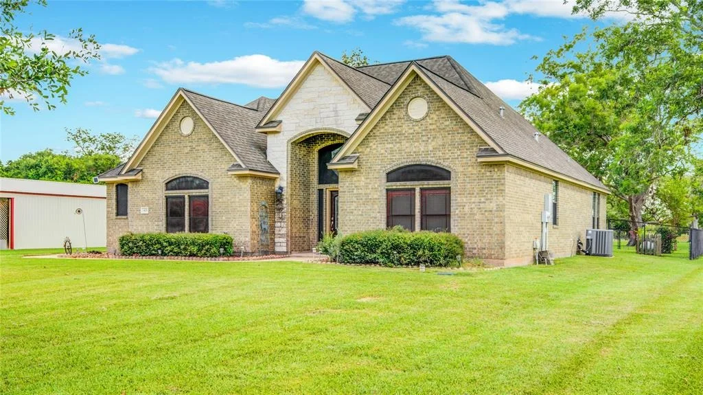 Photo of 425 Mill Road