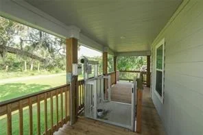 Photo of 915 Live Oak Drive