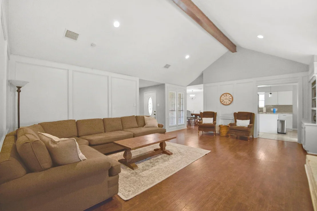 Photo of 1319 Crossfield Drive