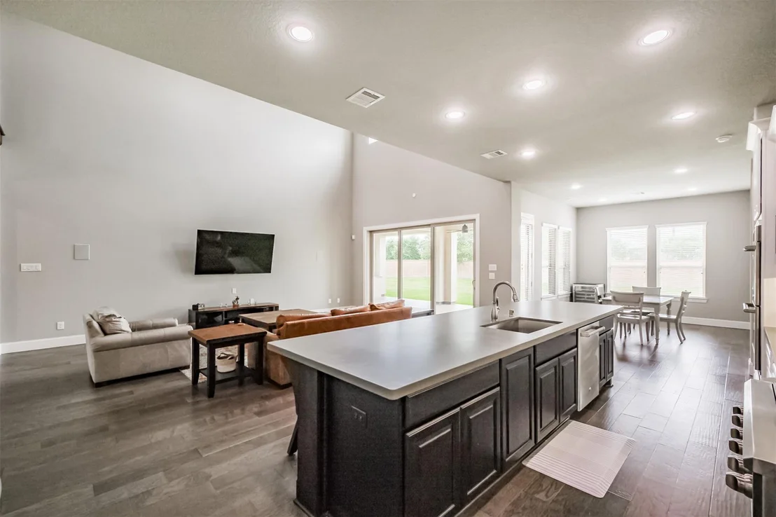 Photo of 3722 Edison Lane