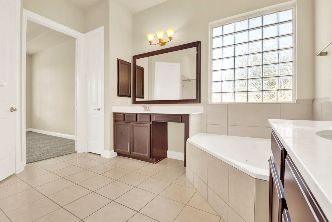 Photo of 9039 Charncross Lane