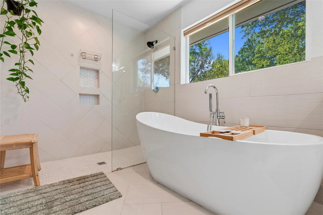 Photo of 102 Enchanted Oaks Court